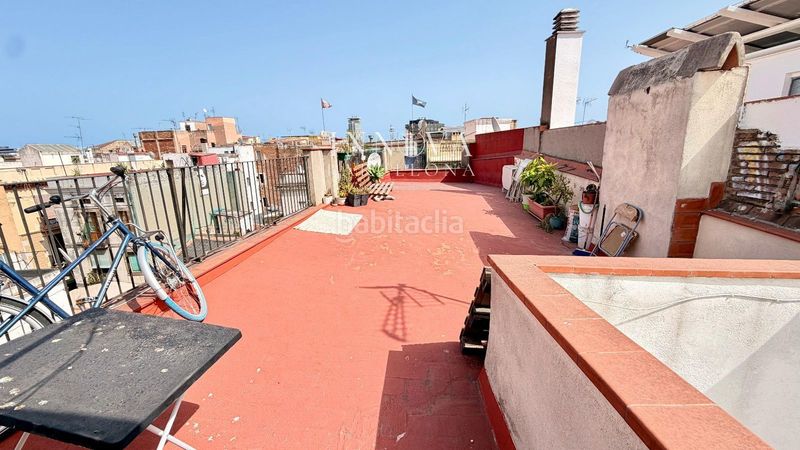 Foto ff128468-9248-478c-858d-e0777c954696. Pis a Raval Barcelona