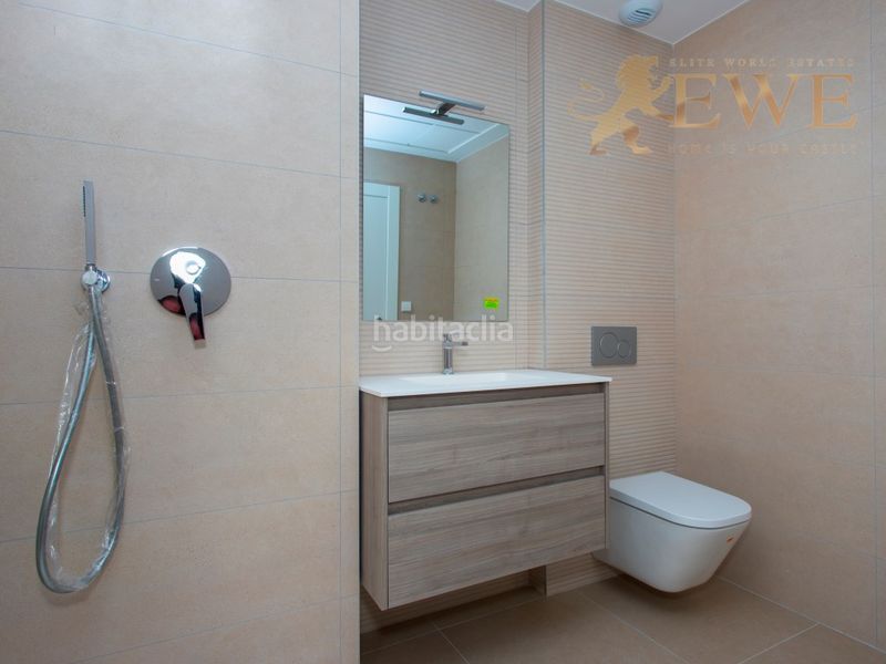 Foto 46dfbfab-029b-4d9c-9cbd-3d54a6823e9d. Casa adossada a Monforte del Cid