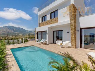 Chalet à Golf Bahía. Una maravillosa villa con vistas a la montaña en finestrat