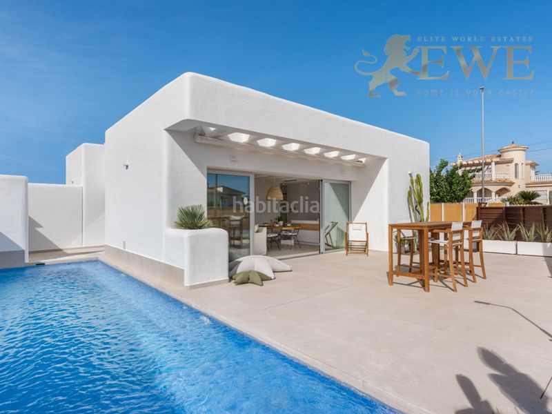 Foto 177a72eb-9a47-48c1-9279-2f30a977e513. Chalet fantástica villa de estilo balinés en los alcázares en Alcázares (Los)