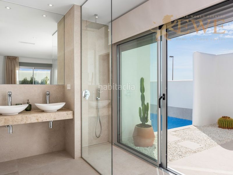 Foto a783cdb8-6109-4a36-afab-e9cd1ae499a9. Chalet fantástica villa de estilo balinés en los alcázares en Alcázares (Los)
