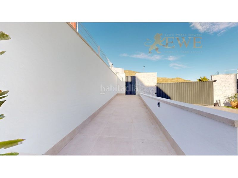 Foto c58ec1a2-2fbd-4992-a03d-bfa5172adc78. Casa a balcón de Finestrat-terra marina Finestrat