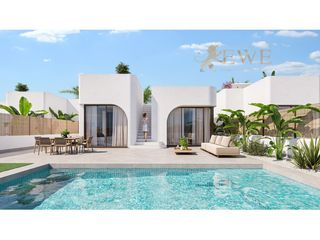 Casa  Calle infanta leonor. Exclusivas villas junto a la serena golf a solo 1 km de la playa