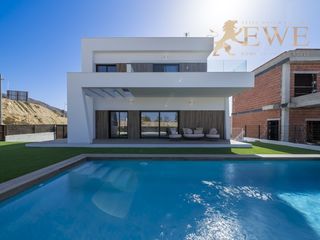 Casa in Balcón de Finestrat-Terra Marina. Villa exclusiva en una ubicación prestigiosa en finestrat