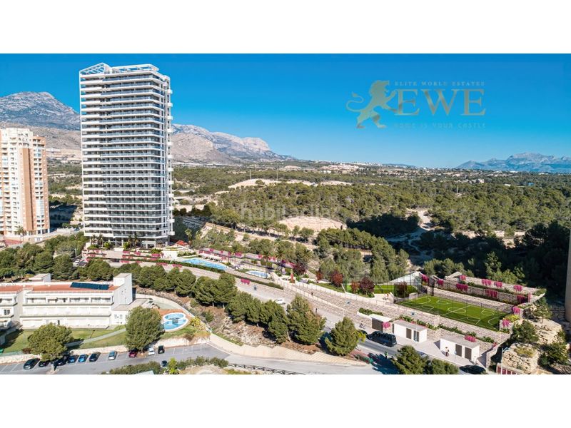 Foto 0ab34b15-e288-47e8-8f37-ad68e4872be9. Apartament amb aparcament piscina a Via Parque Benidorm