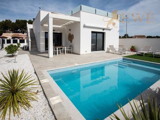 Haus  Diseminados poligono 8. Casa lista para entrar a vivir con piscina en pilar de la horada