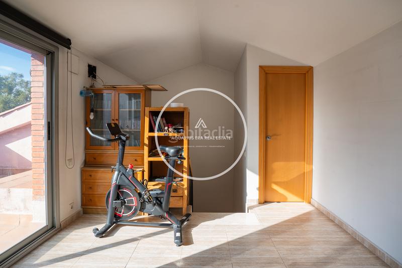 Foto 0988cd23-dc45-4abd-894b-ec06473f4bfc. Casa pareada casa con ubicación privilegiada en Caputxins-Ambulatori Vic