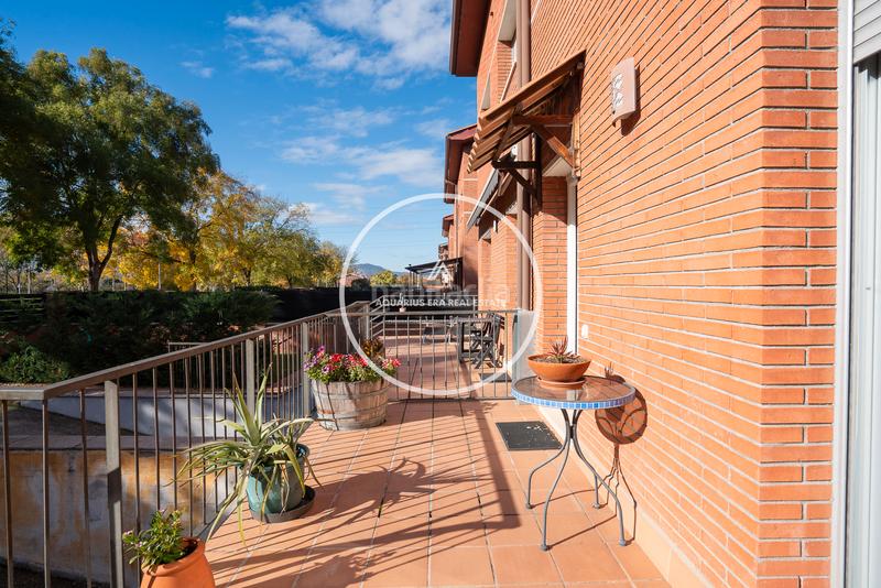 Foto 14ee868f-3f31-4bdc-8cf6-fc3ea78e71fb. Casa pareada casa con ubicación privilegiada en Caputxins-Ambulatori Vic