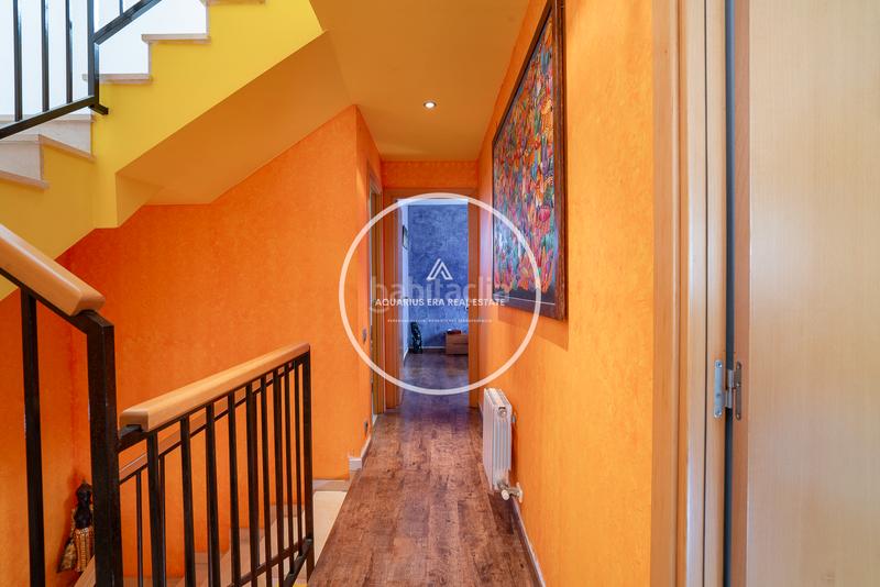 Foto 740e68bc-3ac5-4764-9eb3-508f2fd571ff. Casa pareada casa con ubicación privilegiada en Caputxins-Ambulatori Vic