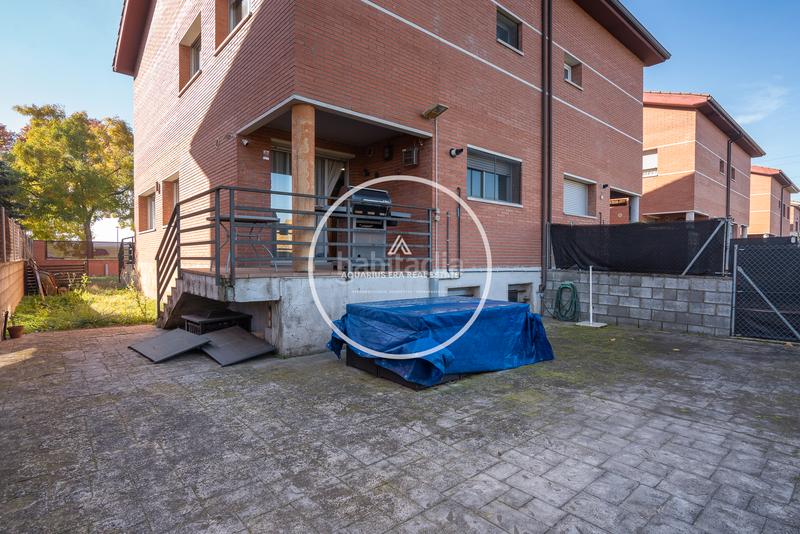 Foto c7951504-8c1a-42b6-82e8-579e791554f0. Casa pareada casa con ubicación privilegiada en Caputxins-Ambulatori Vic