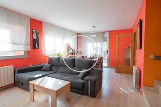 Maison jumelée  Carrer mercè font i codina. Casa con ubicación privilegiada