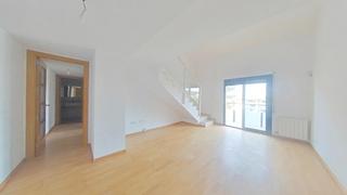 Zweistöckige Wohnung in Montilivi
