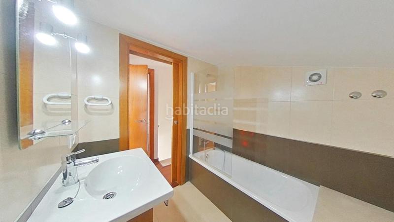 Foto c813d405-b503-4707-88ae-f65bd88f7124. Dúplex en Eixample Nord Girona