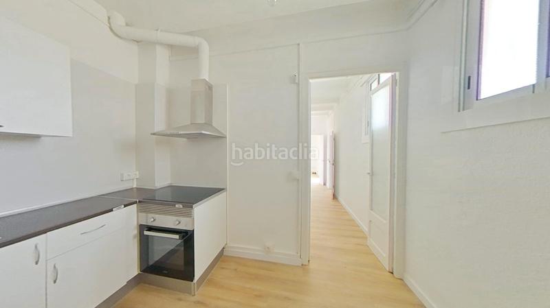 Foto df44ca03-0d53-42ea-b9ad-accc37816669. Appartamento in La Bordeta Barcelona