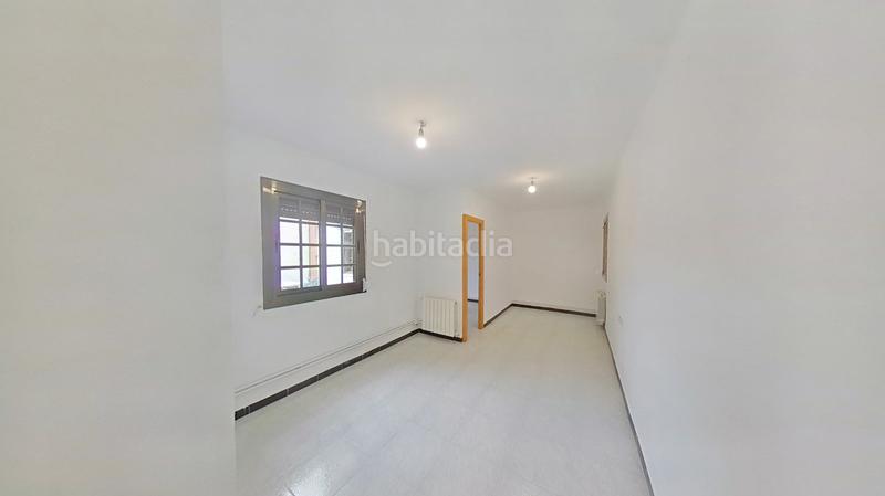 Foto 2c936919-a290-4979-85a5-d2c01e165a22. Piso en Fondo Santa Coloma de Gramenet