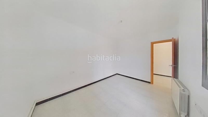 Foto 3b742faf-2bf5-47ea-8781-6a359ed60933. Piso en Fondo Santa Coloma de Gramenet