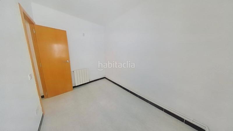 Foto 414539d6-eb31-47f2-933c-4f1aaab9386d. Piso en Fondo Santa Coloma de Gramenet