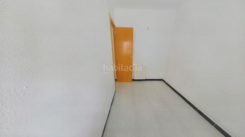 Foto 7e4fcdb9-0845-4915-aac3-fe15dc1ff12a. Piso en Fondo Santa Coloma de Gramenet