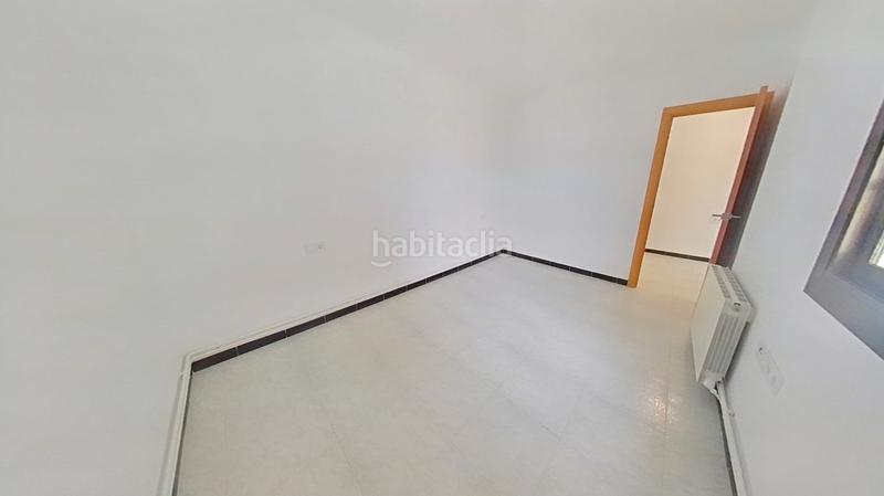 Foto b2ec8916-1951-4d58-959b-72abaecf6ea5. Piso en Fondo Santa Coloma de Gramenet
