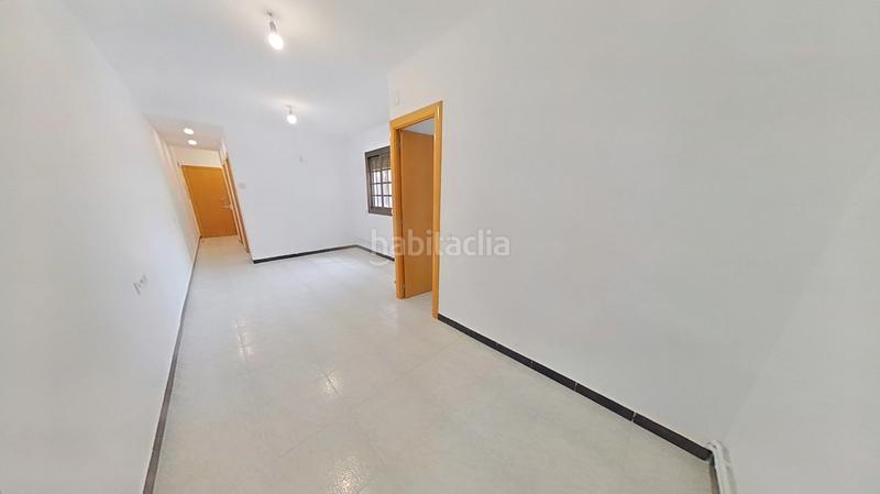 Foto b4c010b1-cae1-413d-81b7-592334e32957. Piso en Fondo Santa Coloma de Gramenet