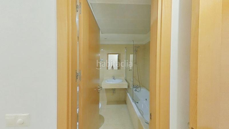 Foto dad954cf-e46b-4c7d-b24c-0634e48b103b. Flat with heating parking pool in Sector B Boadilla del Monte