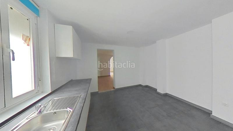 Foto b86a7966-cafb-463c-89d4-69589257b231. Piso en Embajadores-Lavapiés Madrid