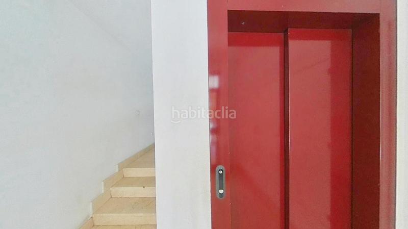 Foto d63818c8-63e2-44b9-9d5d-52c68f2392f5. Piso en Los Cármenes Madrid