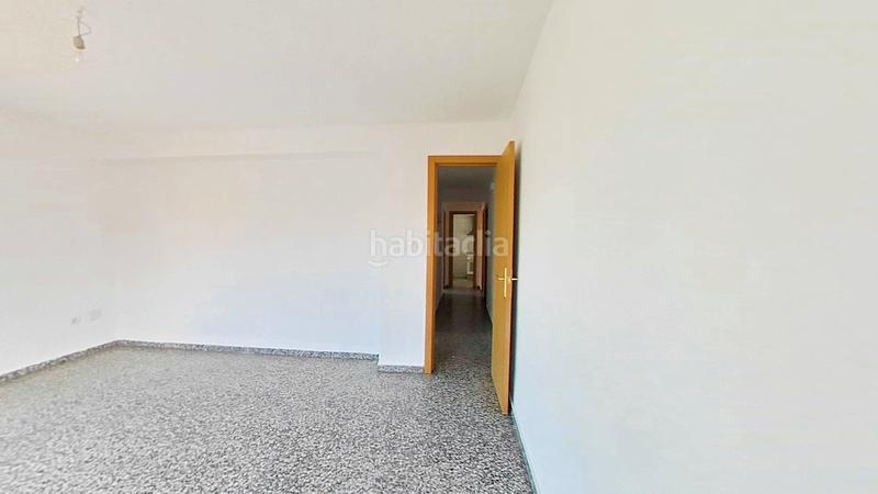 Foto 20bfc331-37cc-4731-87d8-e04313f2d86b. Piso en Torrefiel Valencia