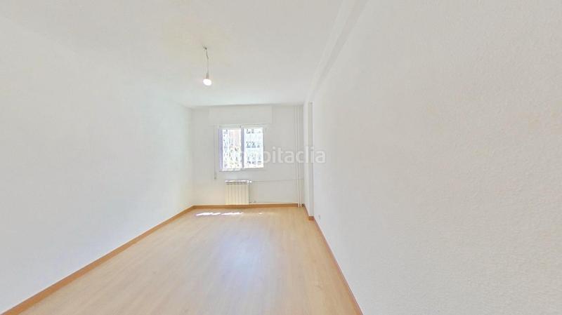 Foto a736c235-1155-49d9-95e4-bd8d07d25055. Piso en Sur - PAU 4 Móstoles