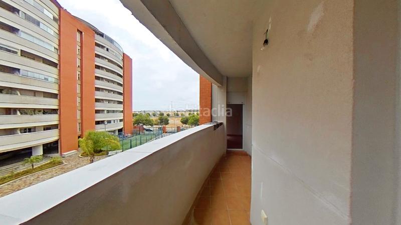 Foto a346a296-c5dd-4779-98ca-16d2eacea44b. Pis amb aparcament a Bellavista Sevilla