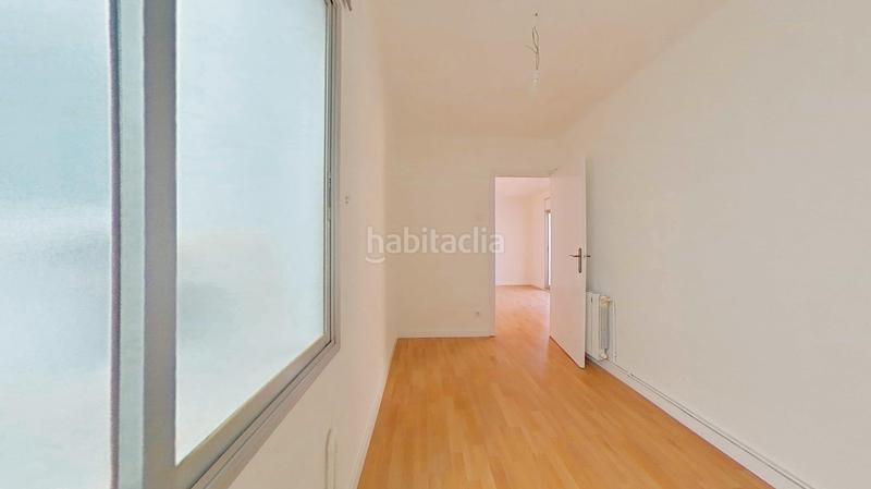 Foto 055950f4-990f-4bc9-a89a-78c4575fd91f. Piso en Roquetes Barcelona