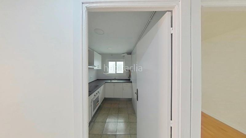 Foto 3bea500a-24fd-4de2-94ae-b7cdfafc632e. Piso en Roquetes Barcelona