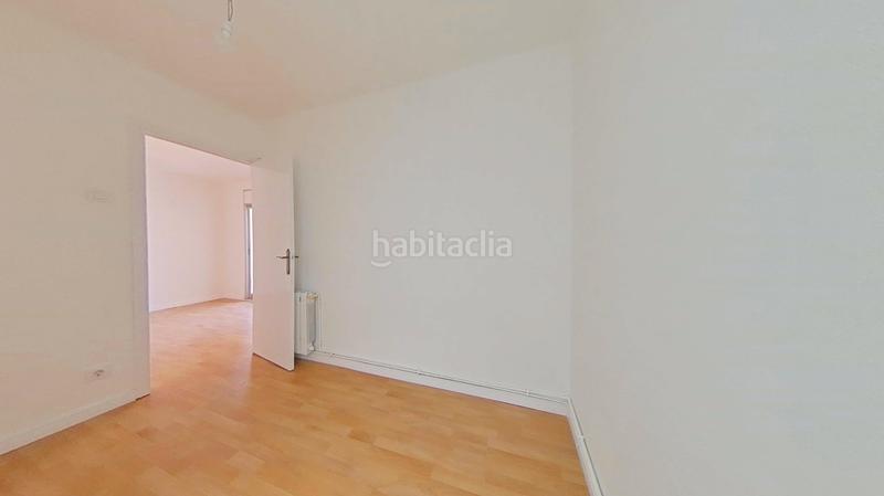 Foto 5b8c41b4-9024-4fc3-95fa-060109a163e4. Piso en Roquetes Barcelona