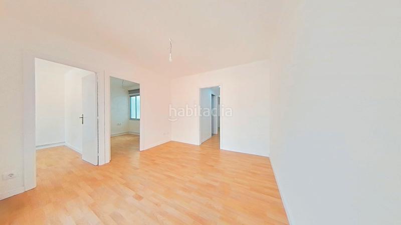 Foto a3ff9fb1-dcd3-488c-936e-7081c0121416. Piso en Roquetes Barcelona