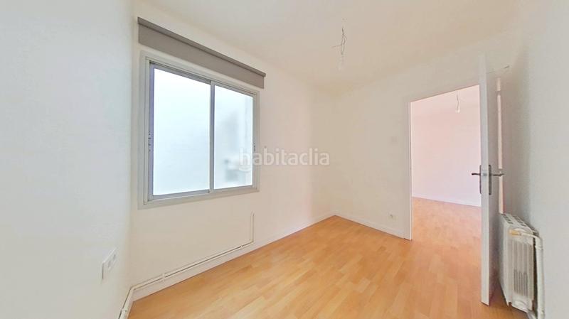 Foto d3af9ee4-9d97-4918-8576-fe3ffaf51a32. Piso en Roquetes Barcelona