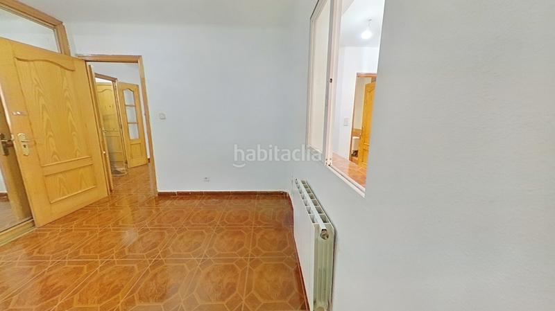 Foto afee36a2-8362-4872-b5c9-154da0fbc43c. Pis amb calefacció a Almendrales Madrid