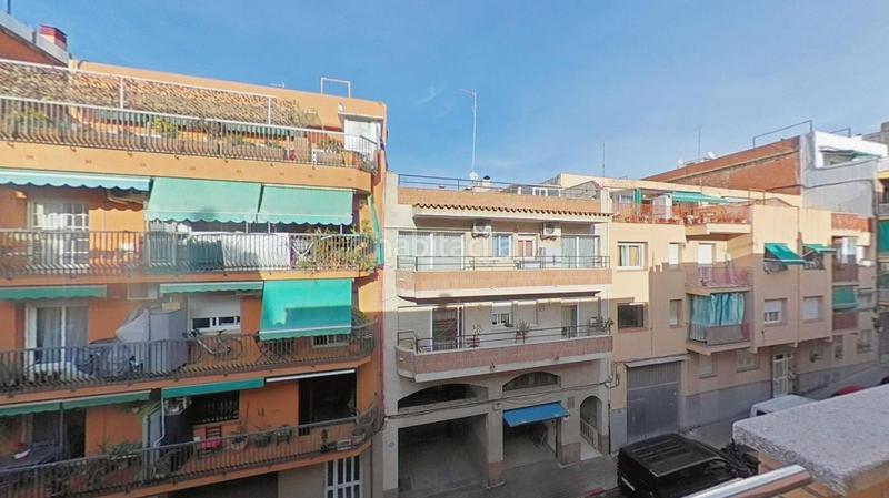 Foto 7ccd20e6-b51a-4729-a967-d6c29b3a679f. Piso en Bufalà Badalona