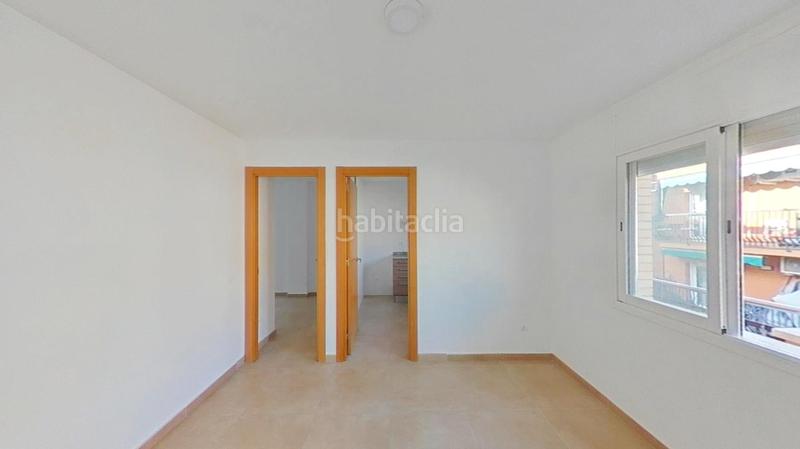 Foto dcdaecda-f9c9-4f62-9595-fb23018e8758. Piso en Bufalà Badalona