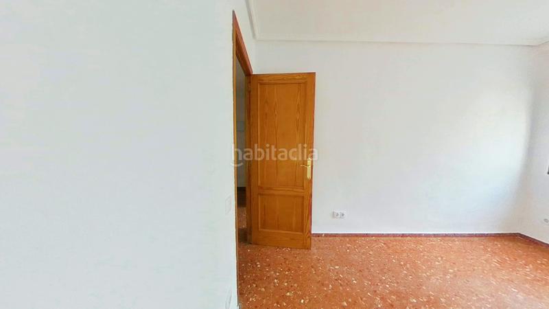 Foto 5704dcf2-3af7-4f73-8f94-f94543583d12. Piso en Torrefiel Valencia