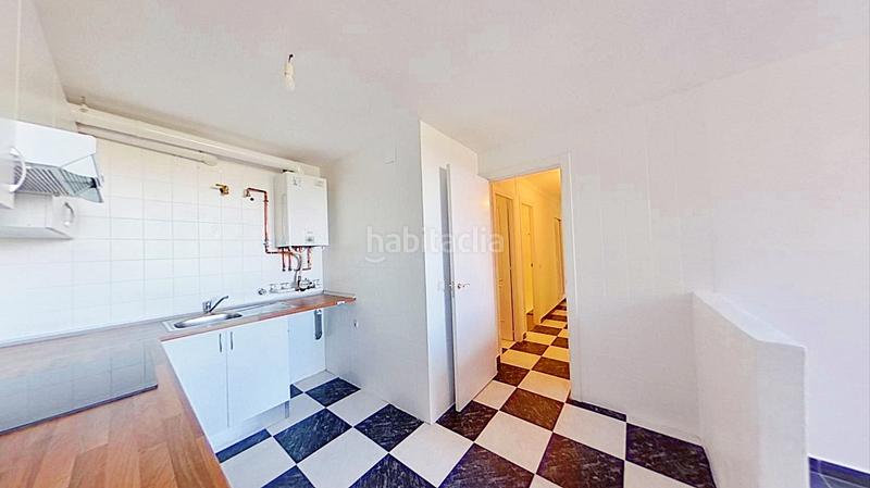 Foto c6c389ae-2e63-4284-ac23-3708cc1771ff. Piso en Palomeras Sureste Madrid