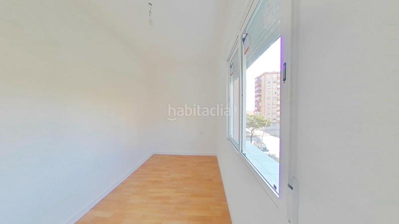 Foto c7677db4-eb07-4153-9ae1-91405b1c74f1. Appartamento in Llefià Badalona