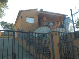 Chalet in Carrer cad 14. Vivienda unifamiliar aislada en mediona (barcelona):