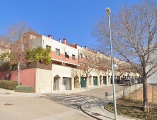 Doppelhaus in Carrer dels garrofers 23. Subasta de vivienda unifamiliar en castellar del vallés (barcelo