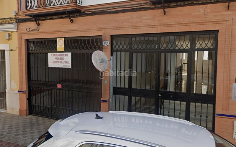 Foto 5afaaea0-2d8d-468b-9f2c-4be35586a205. Aparcament cotxe a calle manuel de falla 38 a Centro - Doña Mercedes Dos Hermanas