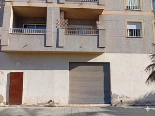 Local Comercial en Paseo Santa María del Águila 56