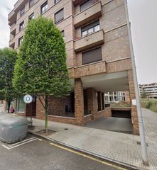 Autoparkplatz in Calle orestes menéndez 8