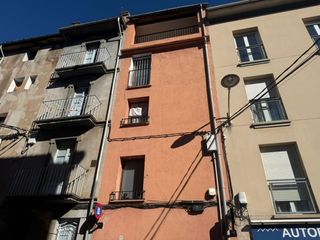 Pis  Carrer valls nous 17. Subasta de piso en calle valls nous d'olot (girona)