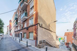 Appartement à Calle cantueso 41. Subasta de piso en barrio de valdeacederas de madrid