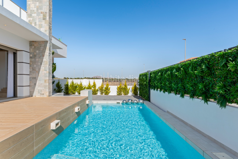 Foto d9e70289-5323-4039-b5a5-0e6ced6d8ddc. Chalet in Centro Alcázares (Los)