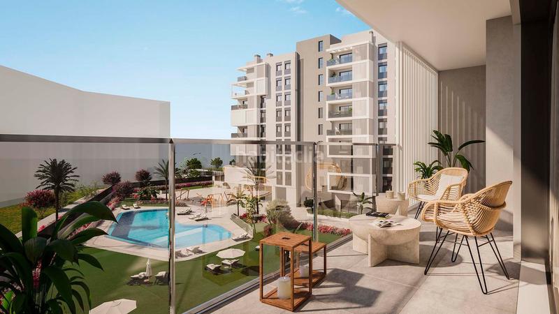 Foto b2cbe34c-dc10-486a-9e85-9225a9a8cd16. Planta baixa amb aparcament piscina a Paus - Polígono San Blas Alicante